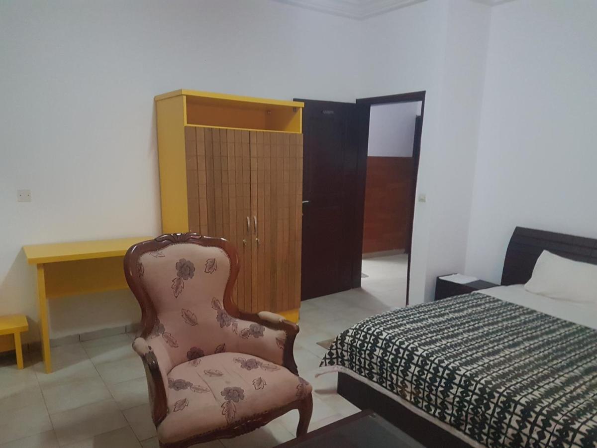 Residences Touristhotel Abidjan Bagian luar foto