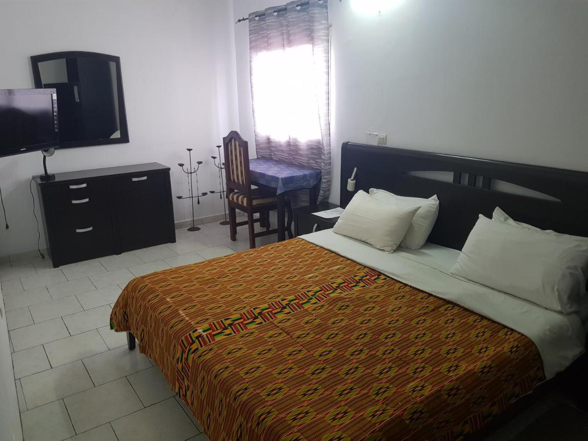 Residences Touristhotel Abidjan Bagian luar foto