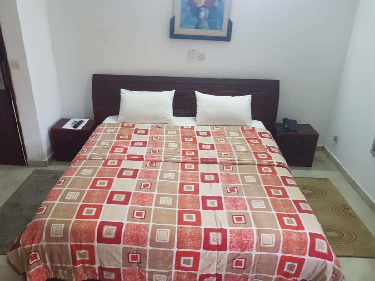 Residences Touristhotel Abidjan Bagian luar foto