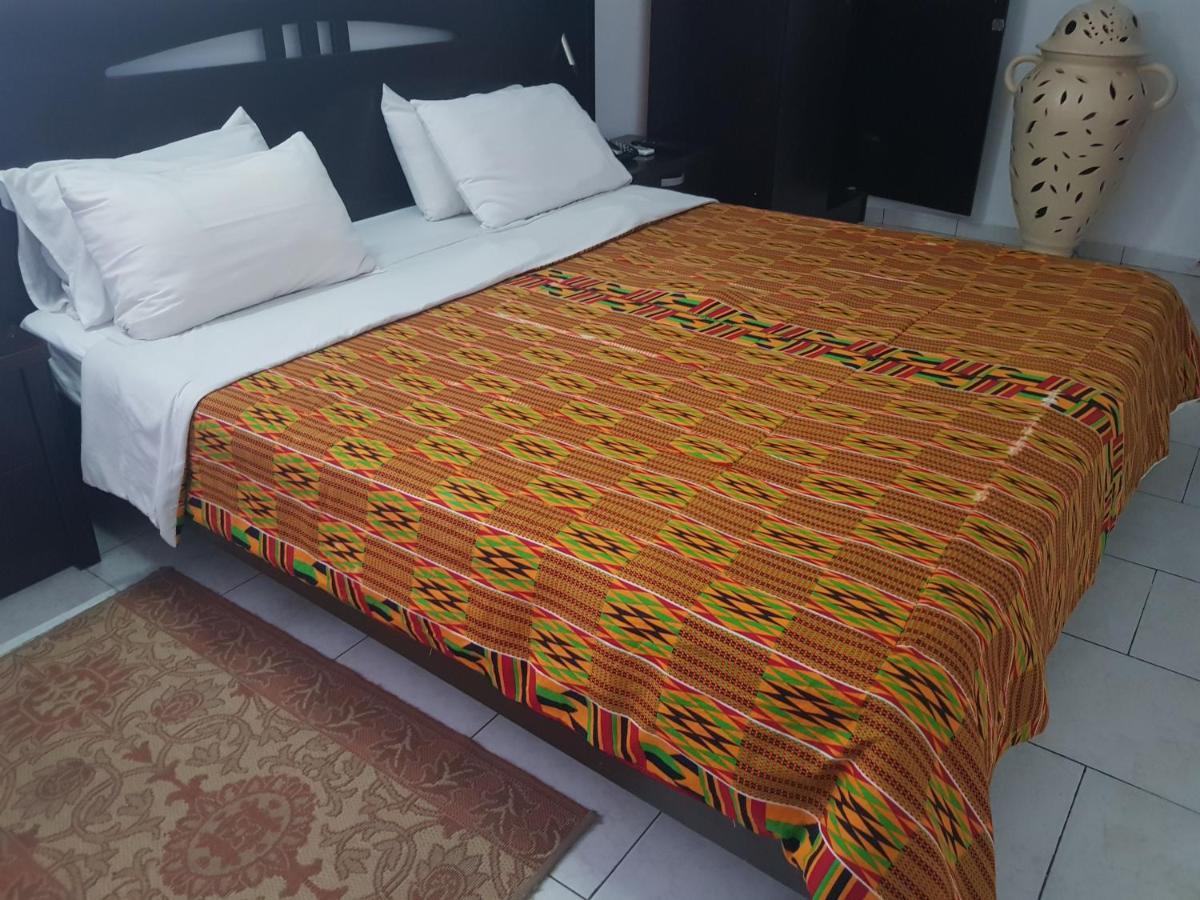 Residences Touristhotel Abidjan Bagian luar foto