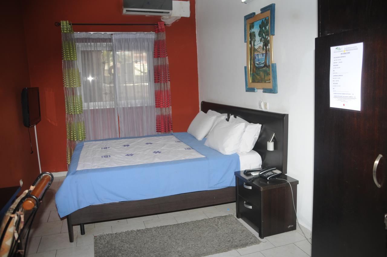 Residences Touristhotel Abidjan Bagian luar foto